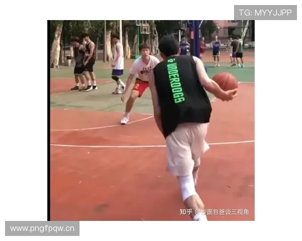 翻腕违例在篮球规则中的具体判定标准与定义 翻腕违例在篮球规则中的具体判定标准与定义